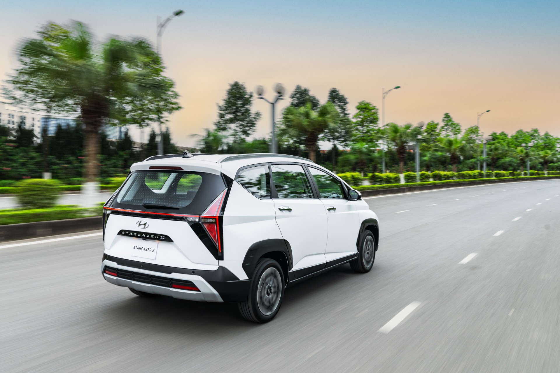 Hyundai Stargazer 2024 ra mắt thị trường Việt Nam: Giá từ 498 triệu đồng rẻ nhất phân khúc, thêm hai phiên bản X nhiều nâng cấp mới Hyundai Stargazer 2024 ra mắt thị trường Việt Nam: Giá từ 498 triệu đồng rẻ nhất phân khúc, thêm hai phiên bản X nhiều nâng cấp mới
