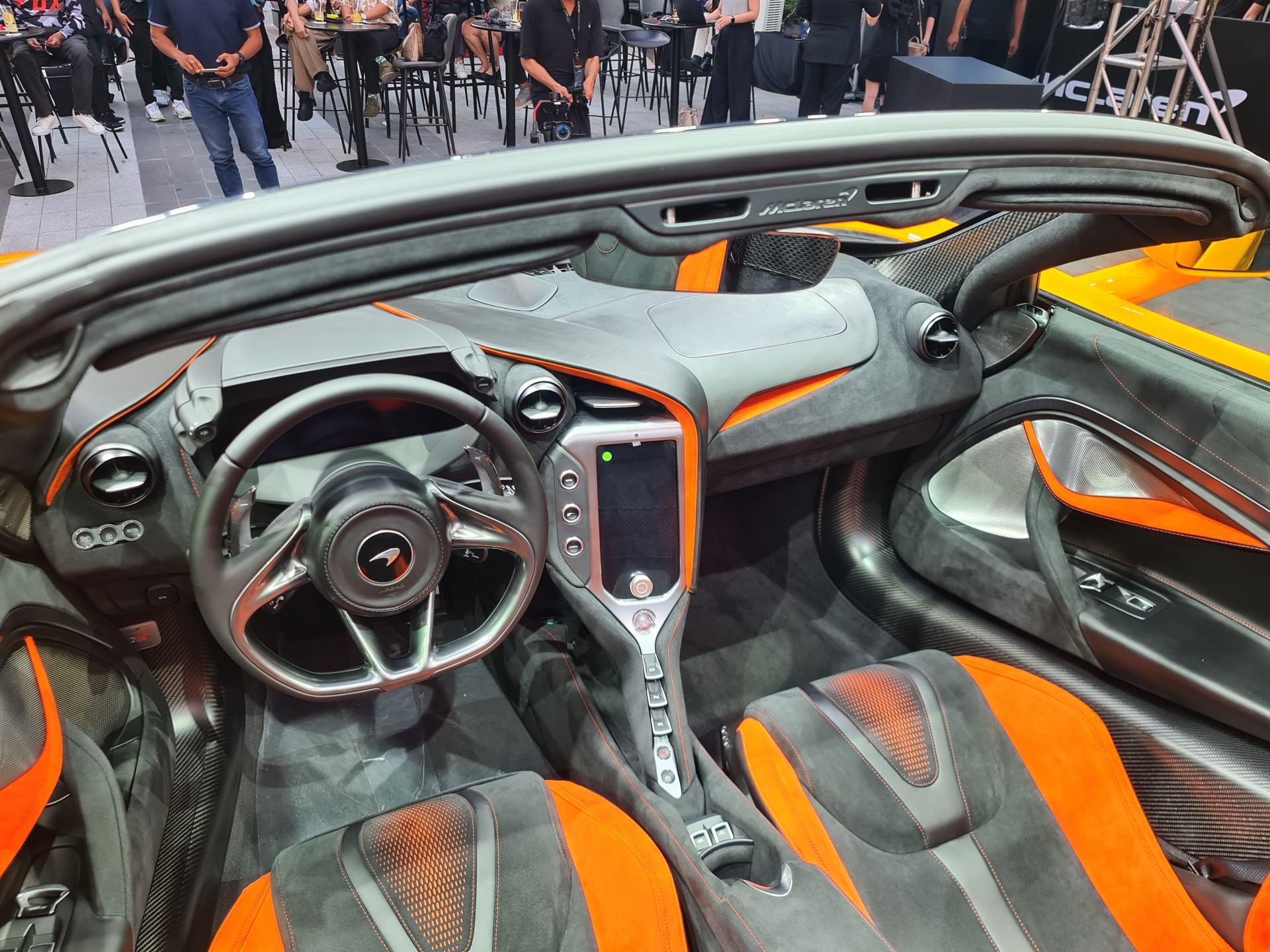 undefined Siêu xe McLaren 750S Spider ra mắt tại Việt Nam với giá bán khởi điểm từ 21,7 tỷ đồng