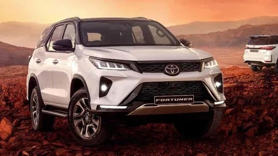 Toyota Fortuner hybrid đầu tiên ra mắt, động cơ dầu kèm điện nhưng mà hơi lạ