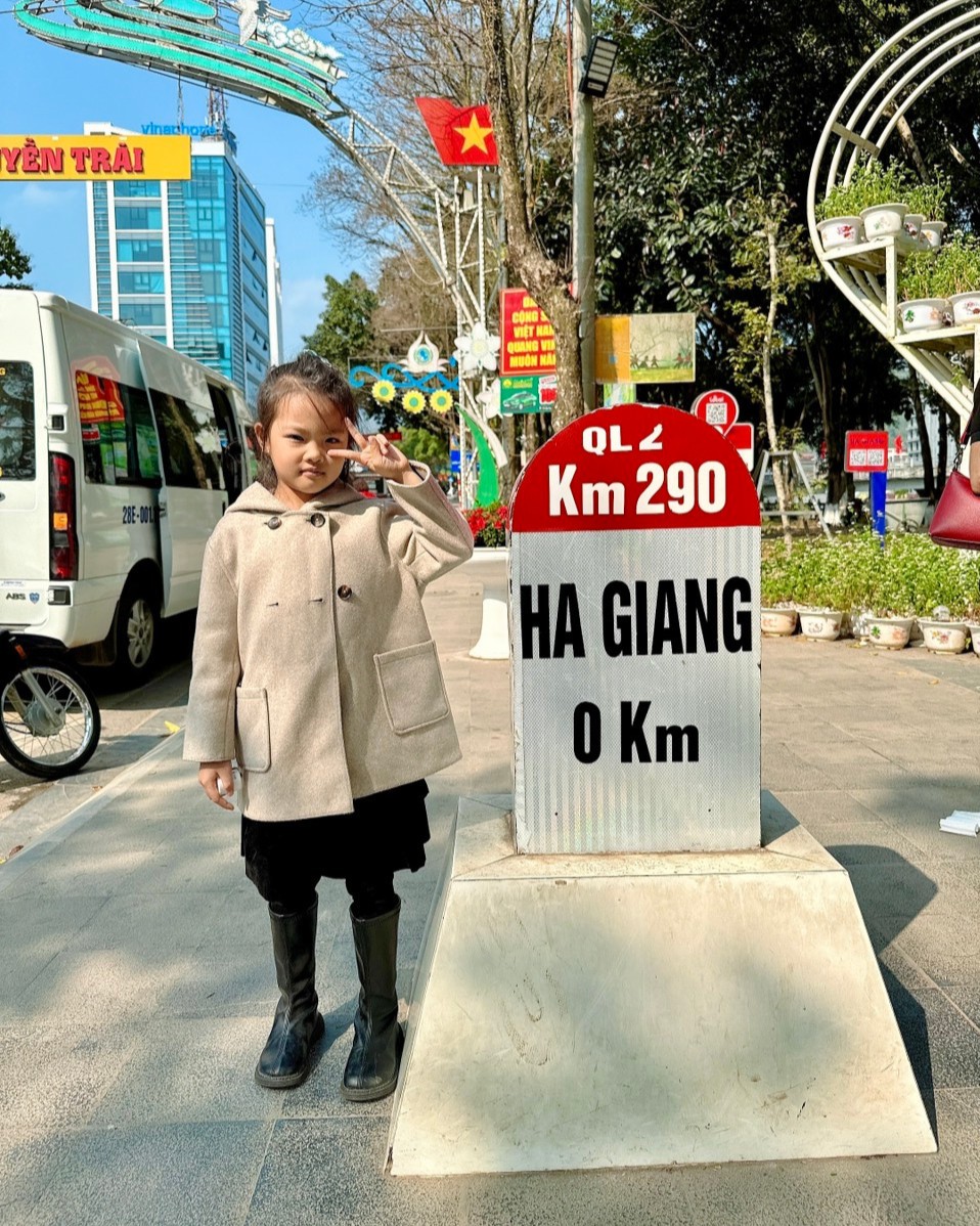 Nữ Ofer kể chuyện cầm lái ô tô đường đèo Hà Giang Nữ Ofer kể chuyện cầm lái ô tô đường đèo Hà Giang