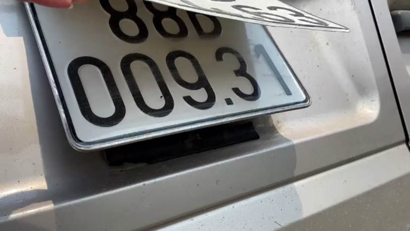 Cách nhận biết biển số xe giả