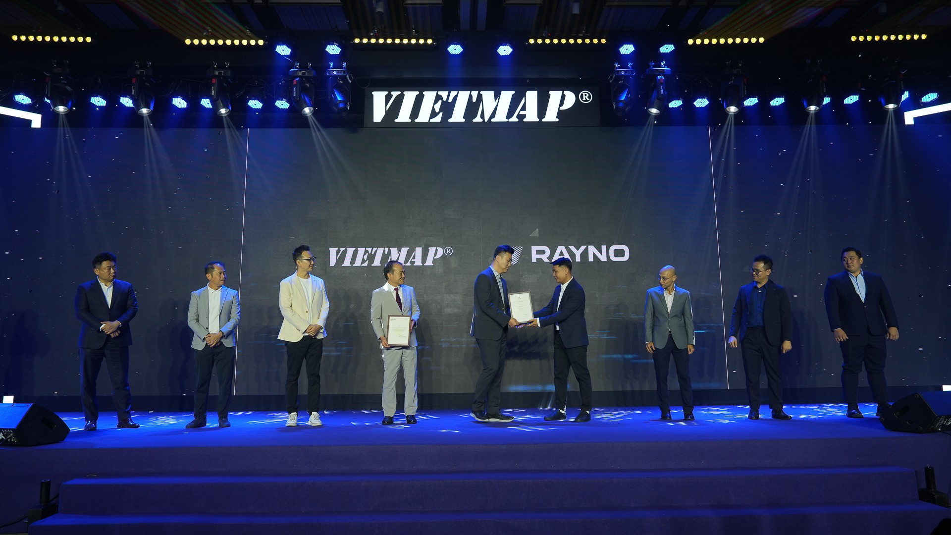 Vietmap trở thành nhà phân phối độc quyên phim cách nhiệt Rayno tại Việt Nam Vietmap trở thành nhà phân phối độc quyên phim cách nhiệt Rayno tại Việt Nam