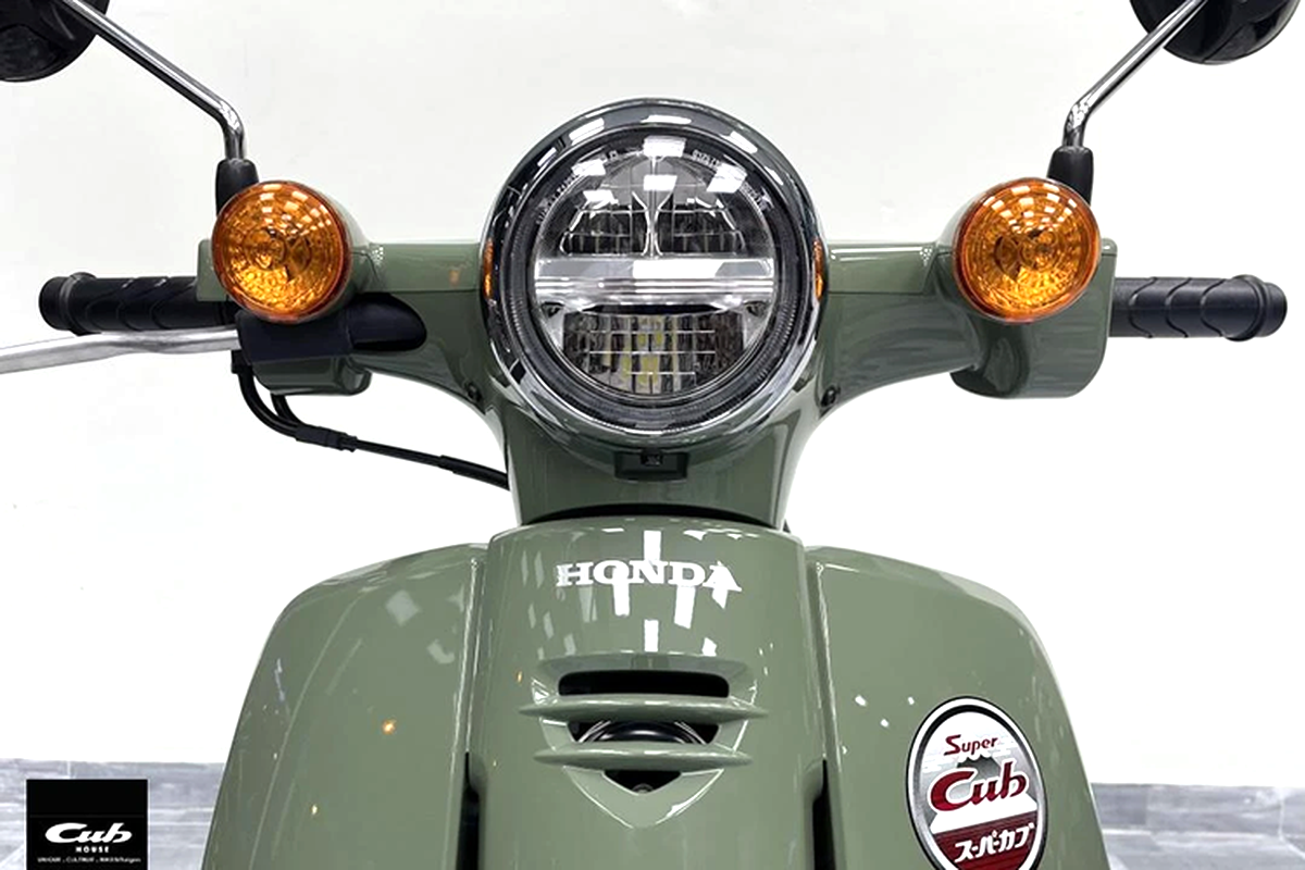 Cận cảnh Honda Super Cub 110 2024 nhập Thái với giá gần 90 triệu đồng Cận cảnh Honda Super Cub 110 2024 nhập Thái với giá gần 90 triệu đồng