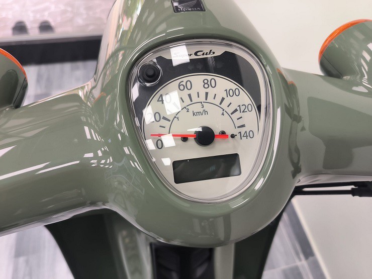 Cận cảnh Honda Super Cub 110 2024 nhập Thái với giá gần 90 triệu đồng Cận cảnh Honda Super Cub 110 2024 nhập Thái với giá gần 90 triệu đồng