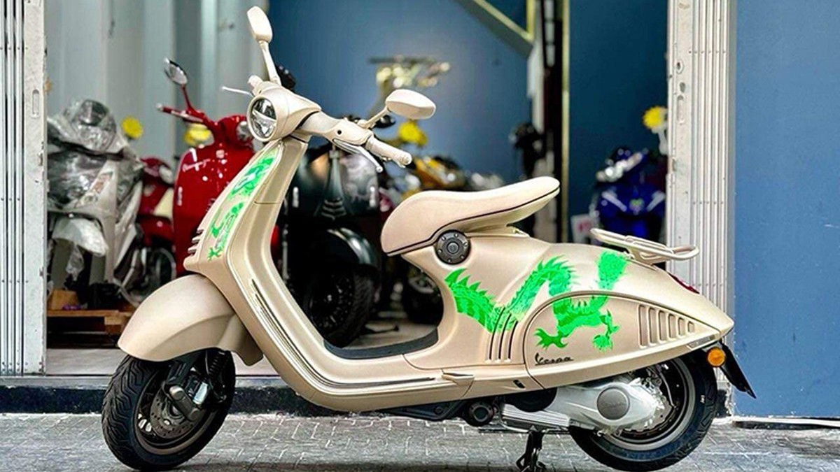 Vespa 946 phiên bản rồng được rao bán với giá gần mua được một chiếc Mazda CX-5