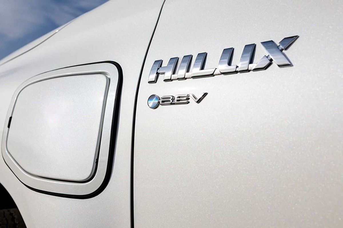 Toyota HiLux chạy điện bán ra năm sau có diện mạo như thế nào? Toyota HiLux chạy điện bán ra năm sau có diện mạo như thế nào?