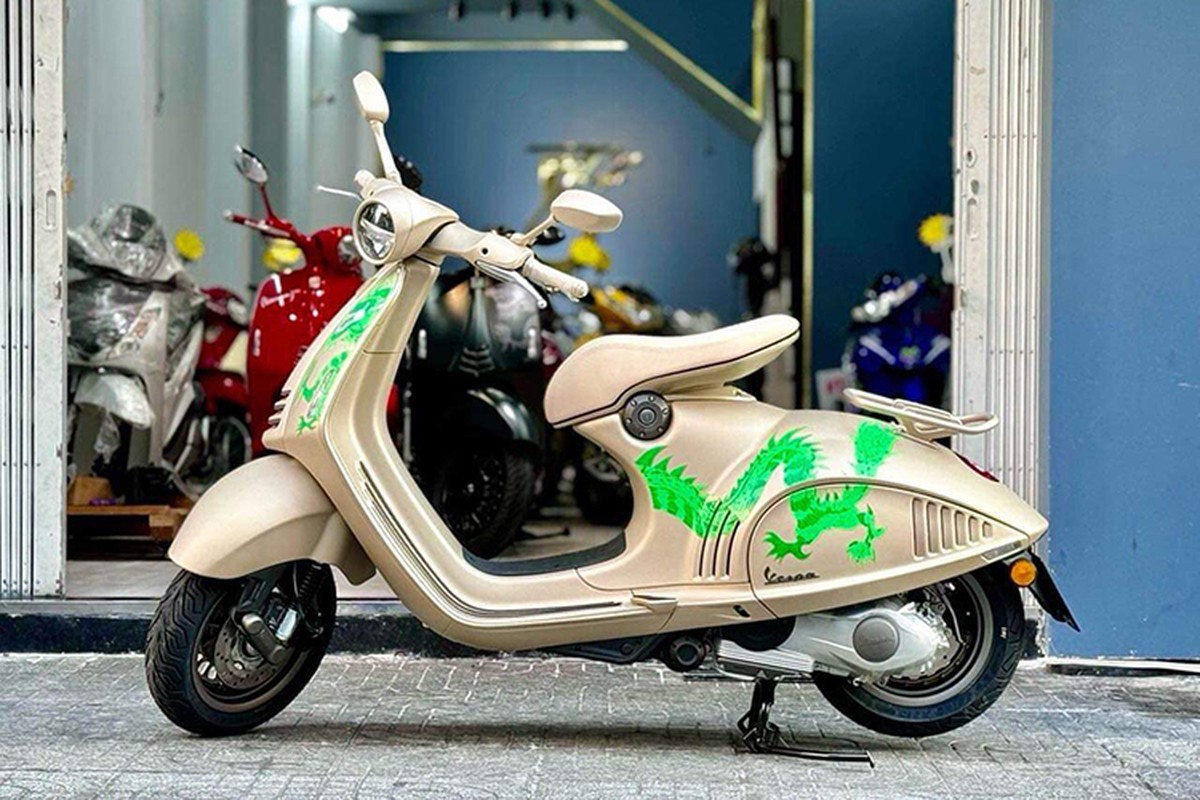 Vespa 946 phiên bản rồng được rao bán với giá gần mua được một chiếc Mazda CX-5 Vespa 946 phiên bản rồng được rao bán với giá gần mua được một chiếc Mazda CX-5