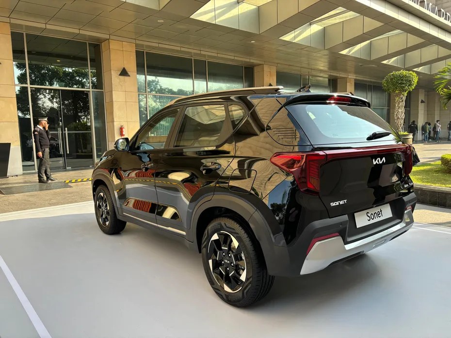 Ngắm Kia Sonet facelift 2024 từ 235 triệu đồng tại Ấn Độ, sắp về Việt Nam Ngắm Kia Sonet facelift 2024 từ 235 triệu đồng tại Ấn Độ, sắp về Việt Nam