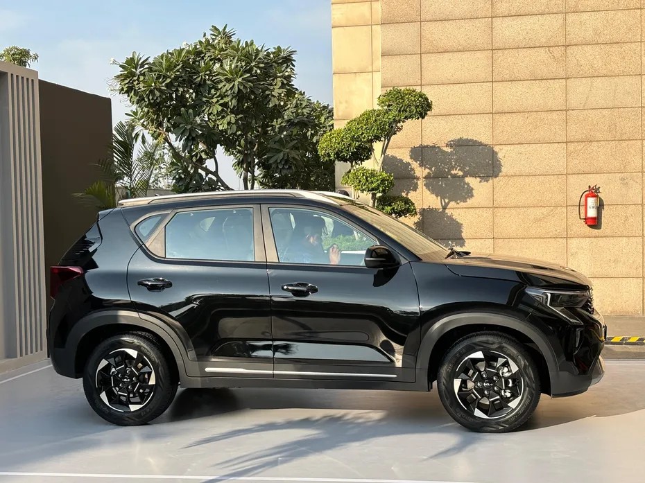 Ngắm Kia Sonet facelift 2024 từ 235 triệu đồng tại Ấn Độ, sắp về Việt Nam Ngắm Kia Sonet facelift 2024 từ 235 triệu đồng tại Ấn Độ, sắp về Việt Nam