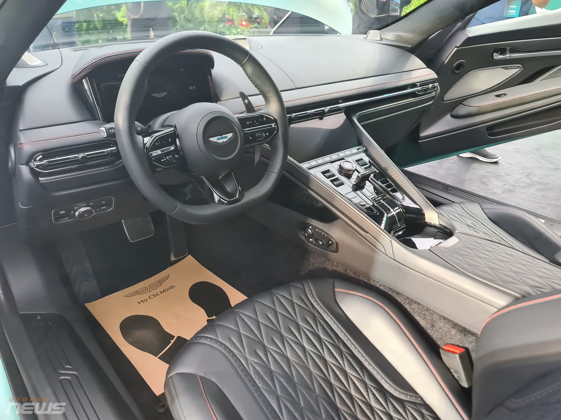 Aston Martin DB12 'chốt' giá từ 19,5 tỷ đồng tại Việt Nam