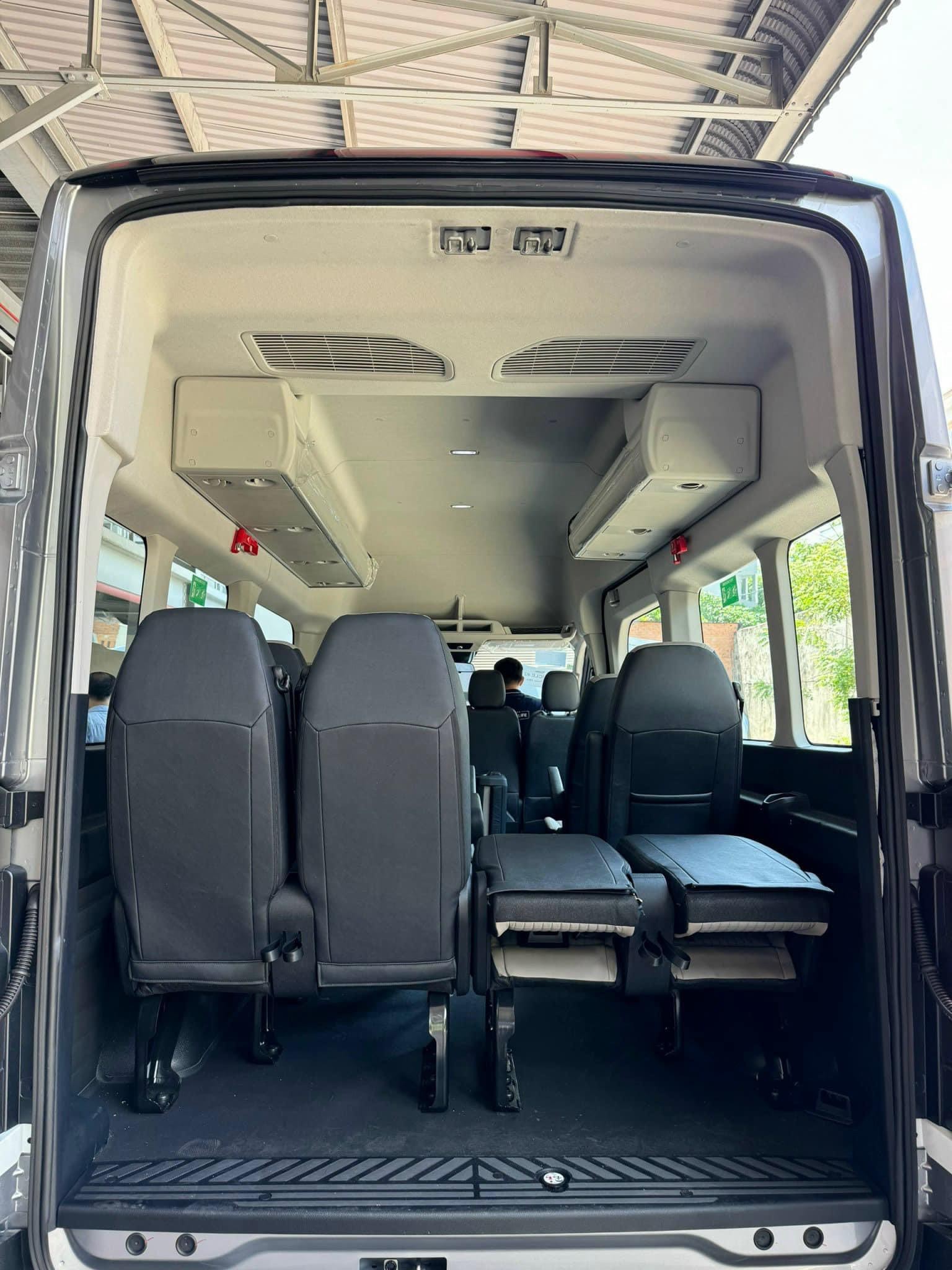 Xem trước ảnh Ford Transit 2024 ra mắt ngày 5/7 tới