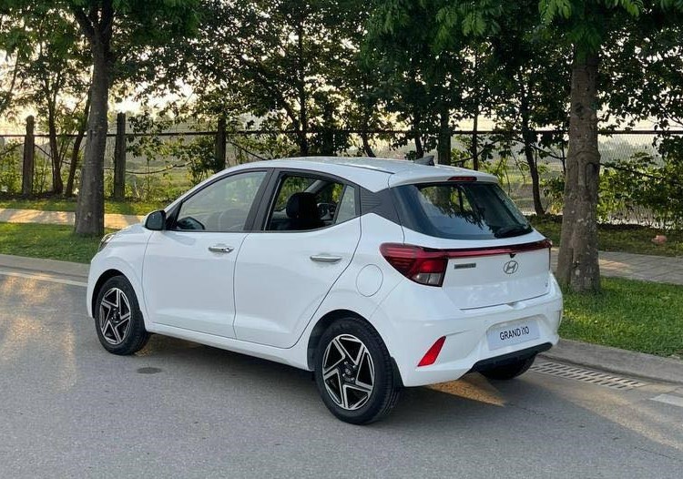 Hyundai Grand i10 lộ diện trên đường phố Việt Nam, ngày ra mắt không còn xa Hyundai Grand i10 lộ diện trên đường phố Việt Nam, ngày ra mắt không còn xa