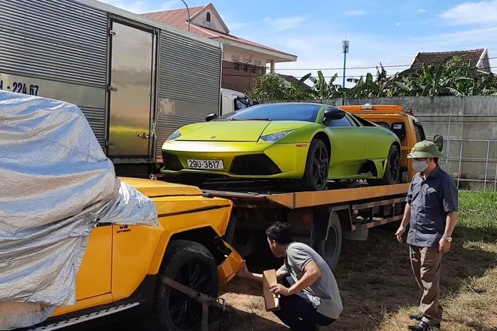 Số phận chiếc Lamborghini Murcielago bị tạm giữ tại Quảng Bình vì nhập lậu năm 2020 Số phận chiếc Lamborghini Murcielago bị tạm giữ tại Quảng Bình vì nhập lậu năm 2020