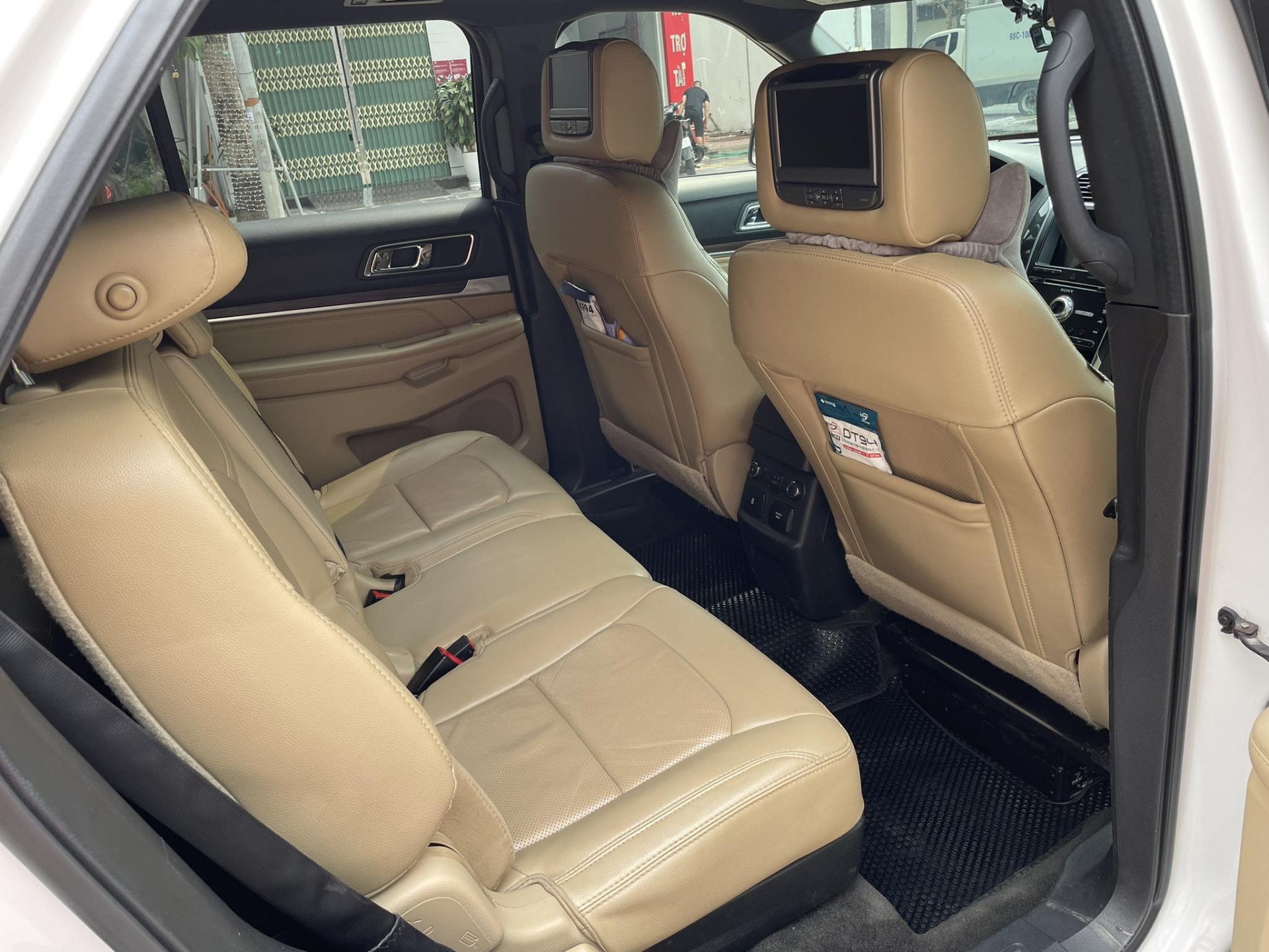 Ford Explorer Ford Explorer
