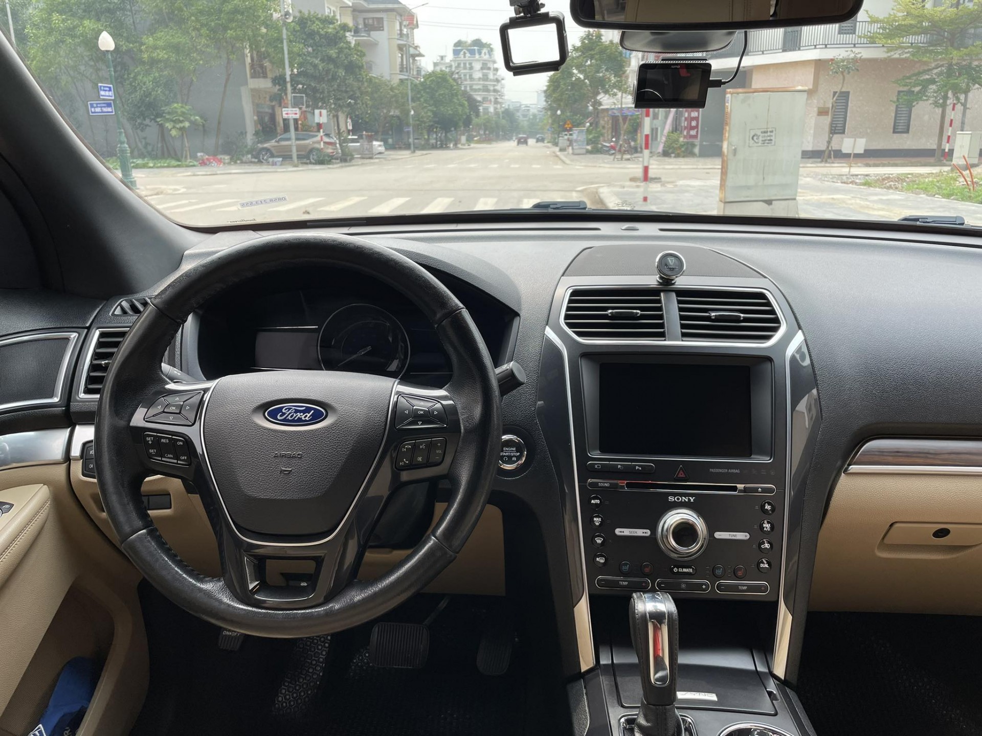Ford Explorer Ford Explorer