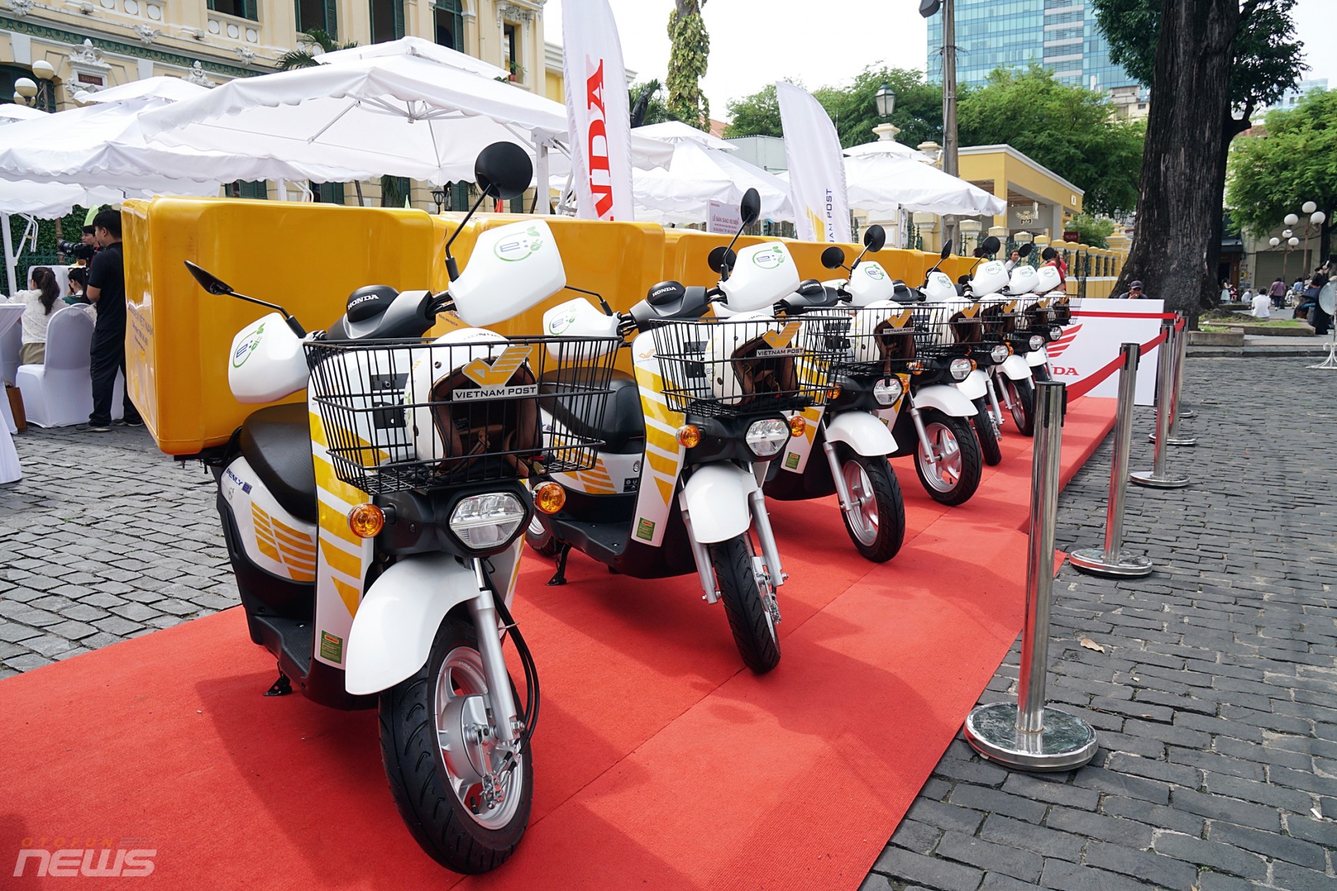 Honda bàn giao thêm 130 xe điện Benly e: cho Bưu điện Việt Nam Honda bàn giao thêm 130 xe điện Benly e: cho Bưu điện Việt Nam