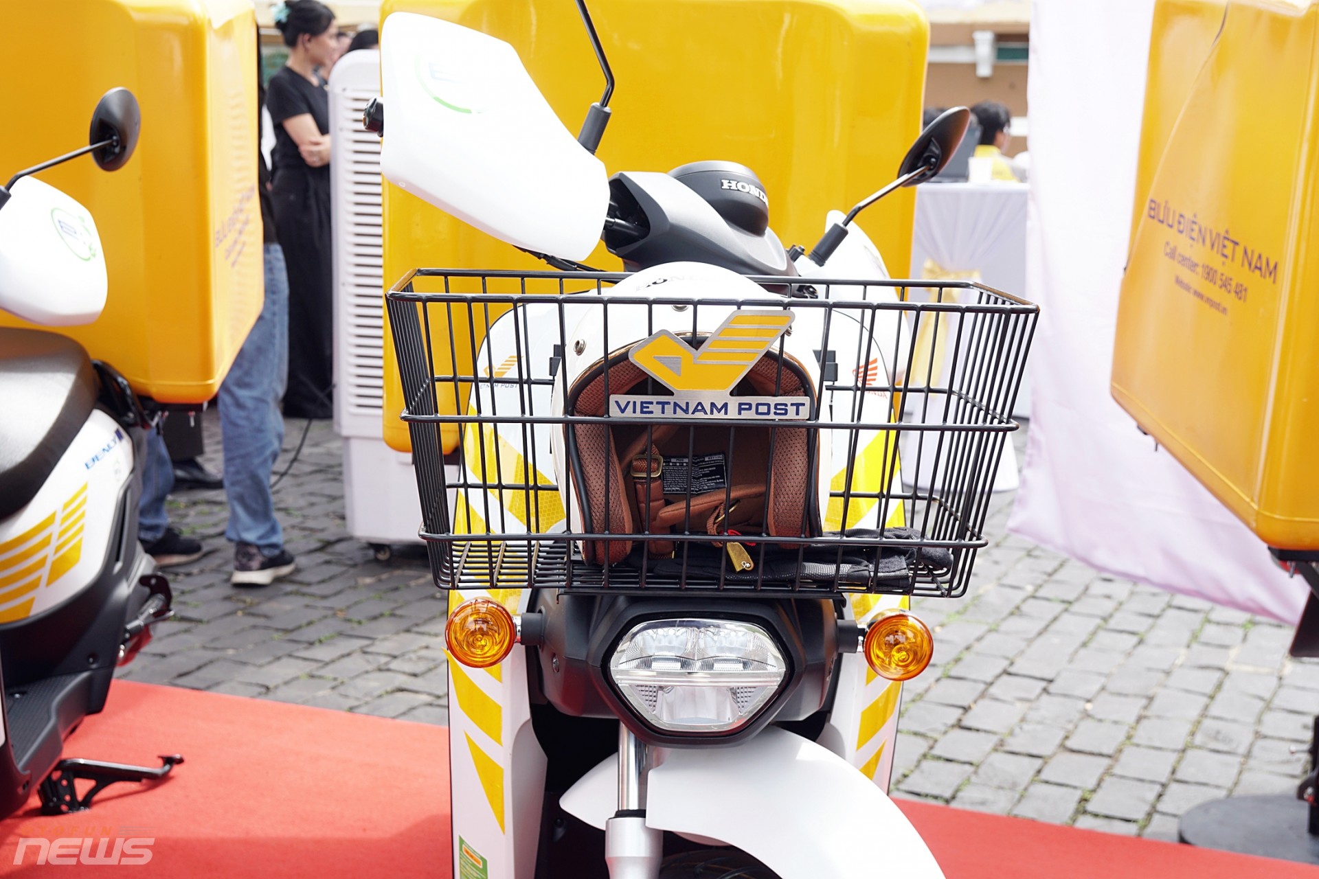 Honda bàn giao thêm 130 xe điện Benly e: cho Bưu điện Việt Nam Honda bàn giao thêm 130 xe điện Benly e: cho Bưu điện Việt Nam