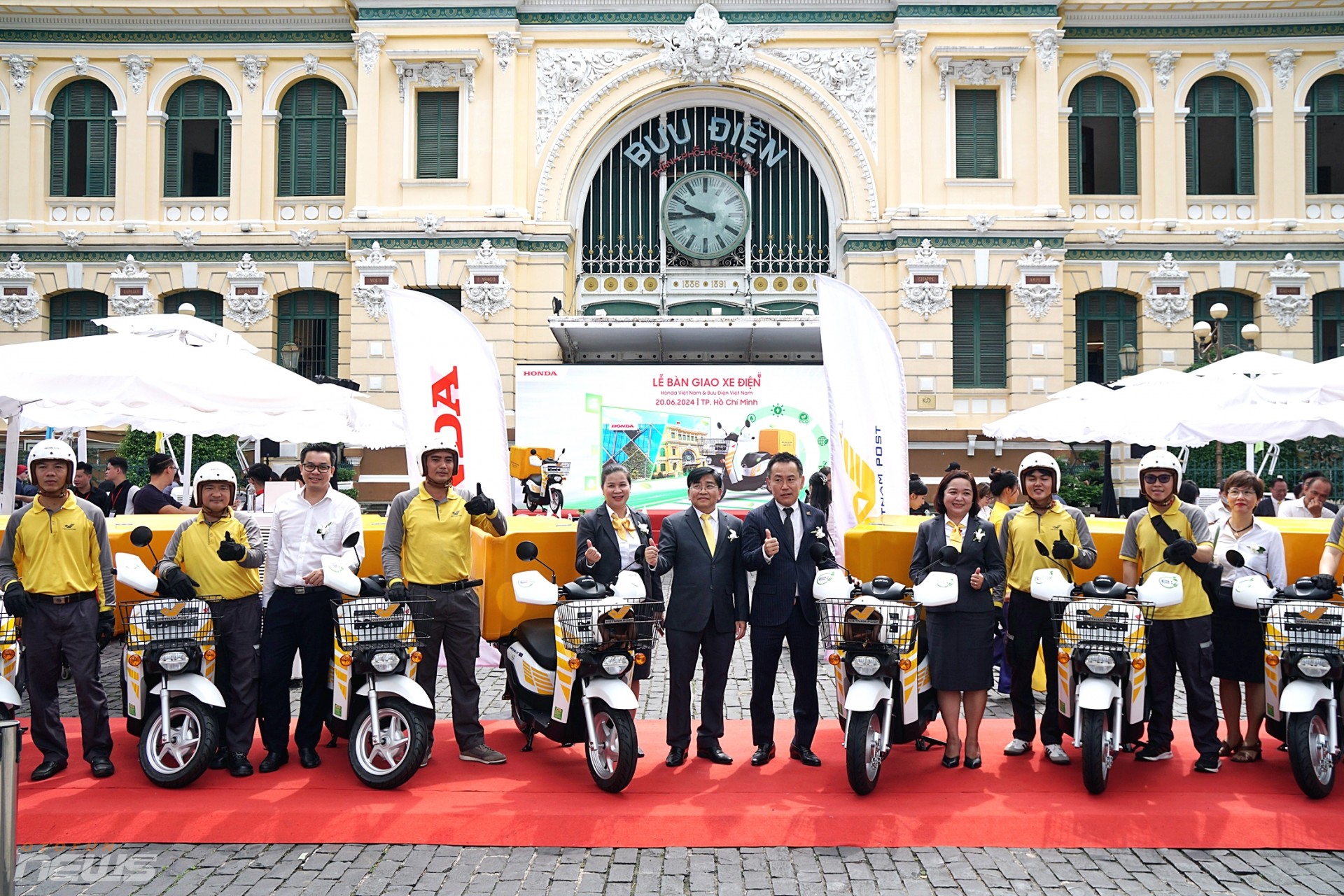 Honda bàn giao thêm 130 xe điện cho Bưu điện Việt Nam Honda bàn giao thêm 130 xe điện cho Bưu điện Việt Nam