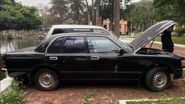 Phiên đấu giá 'xe bộ trưởng' Toyota Crown với giá khởi điểm thấp hiếm có Phiên đấu giá 'xe bộ trưởng' Toyota Crown với giá khởi điểm thấp hiếm có