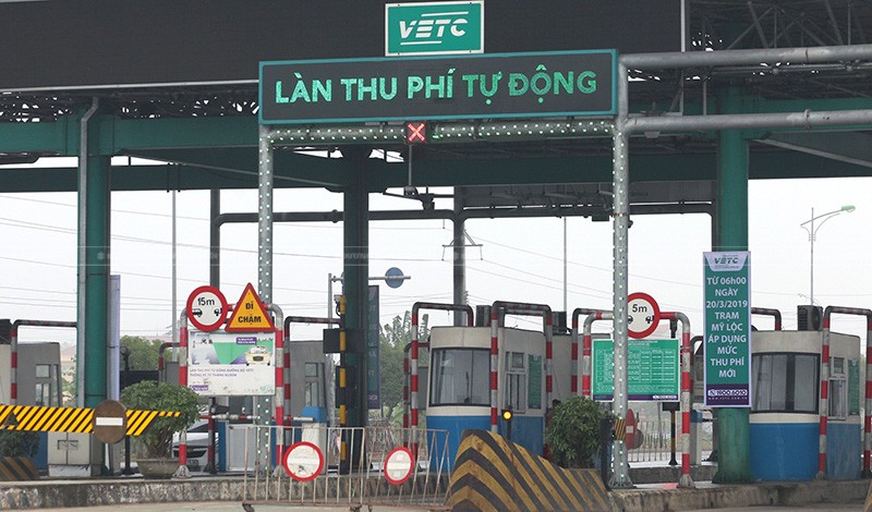 Mua xe cũ đã dán thẻ VETC, phải xử lý như thế nào? Mua xe cũ đã dán the VETC