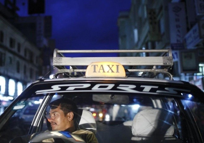Độc lạ chuyện chính quyền chỉ cho tài xế taxi hành nghề bằng xe điện Độc lạ chuyện chính quyền chỉ cho tài xế taxi hành nghề bằng xe điện