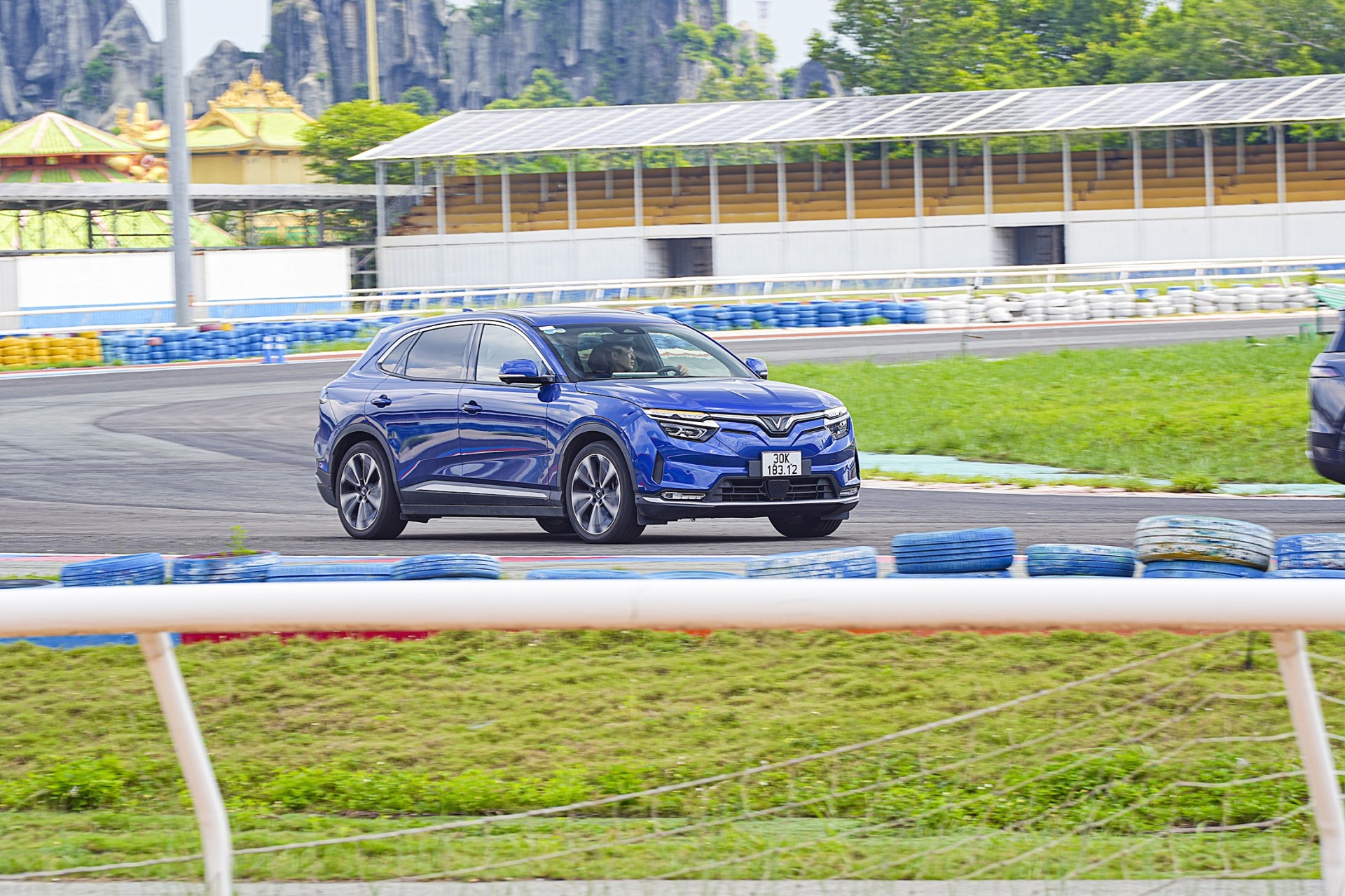 VinFast khoe dàn xe điện tại trường đua Đại Nam và Lễ hội Xe - Fun Wheels Festival Hạ Long 2024 VinFast khoe dàn xe điện tại trường đua Đại Nam và Lễ hội Xe - Fun Wheels Festival Hạ Long 2024