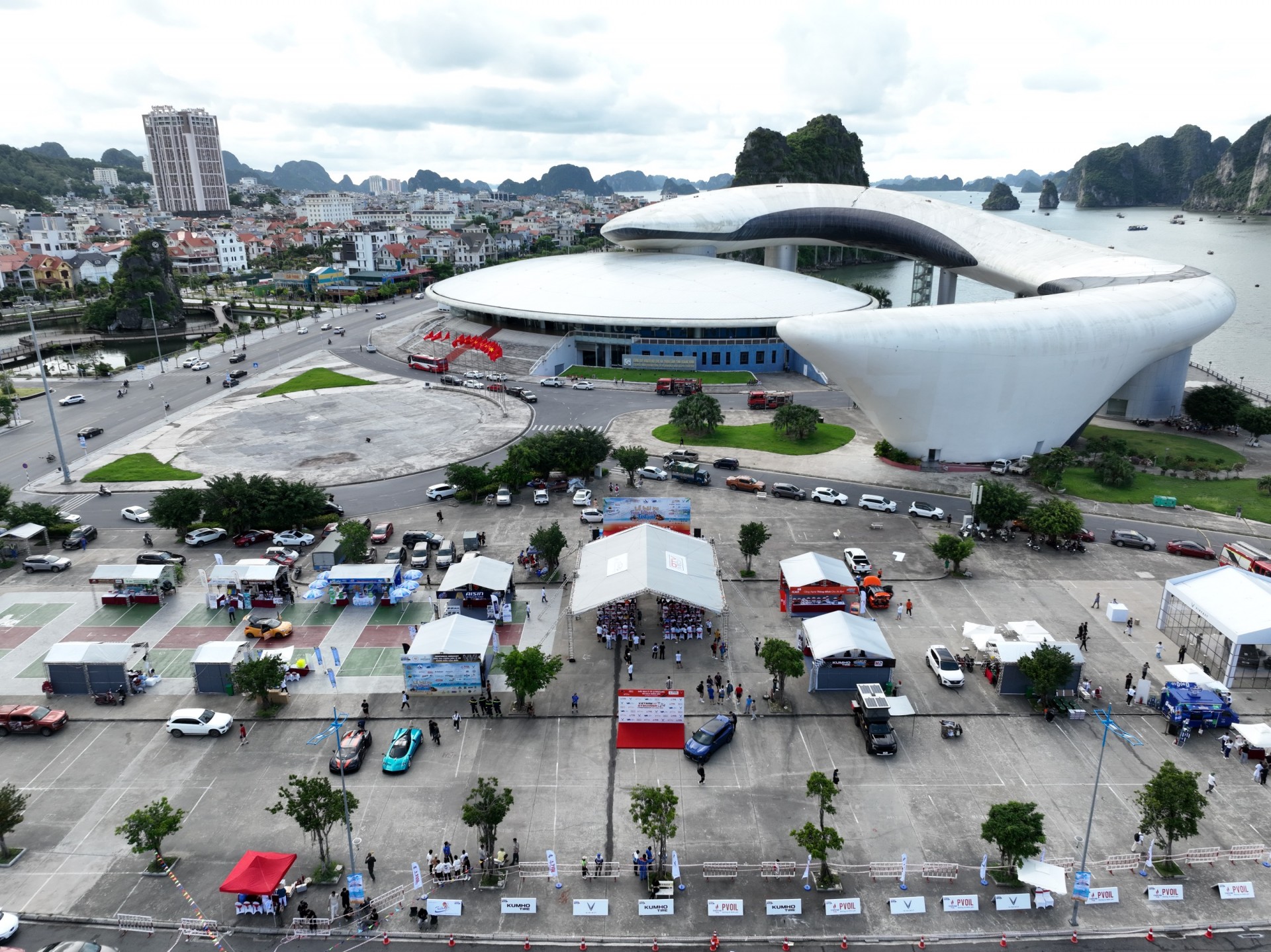 Lễ hội xe - Fun Wheels Festival Hạ Long 2024 chính thức khai mạc Lễ hội xe - Fun Wheels Festival Hạ Long 2024 chính thức khai mạc