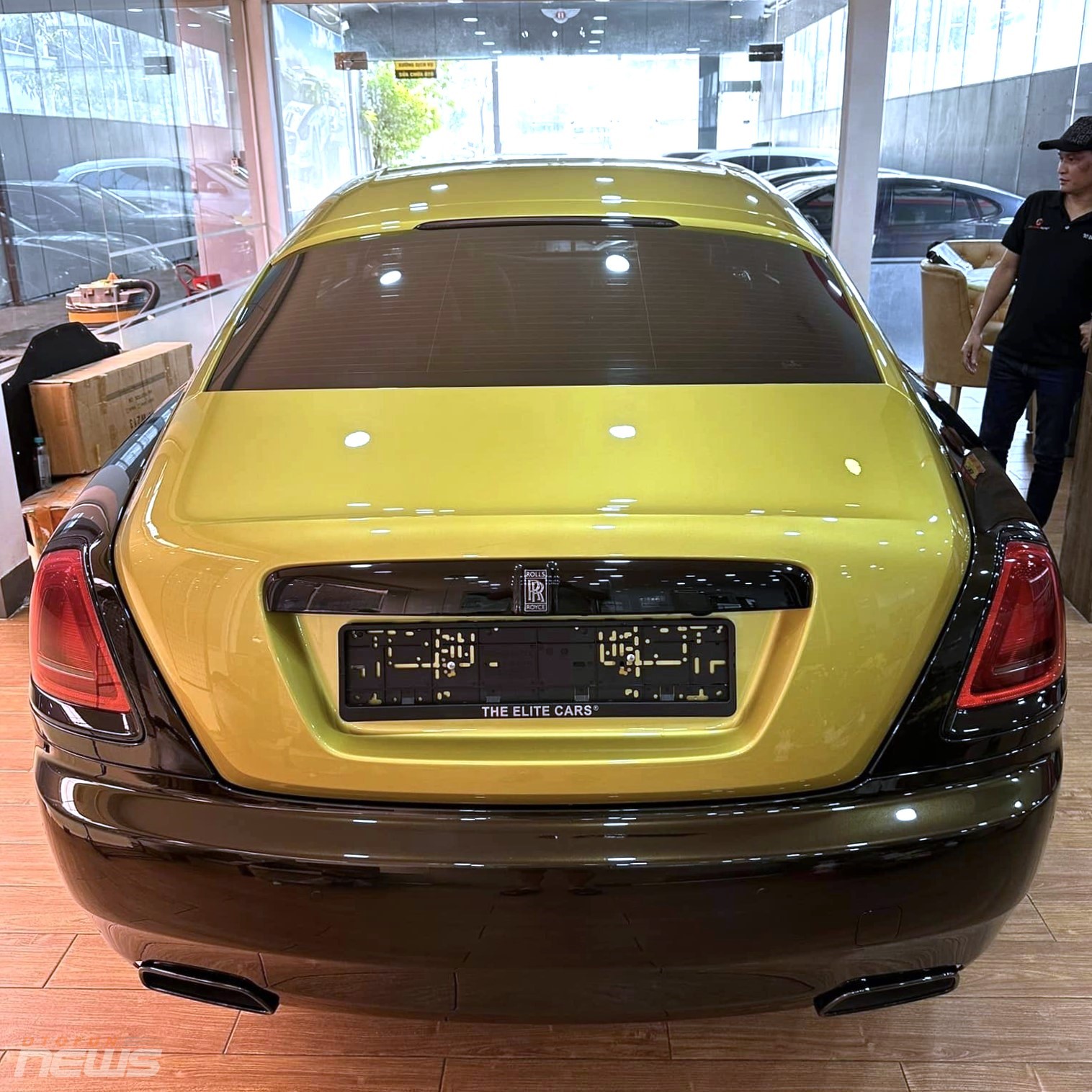 Bắt gặp Rolls-Royce Wraith 'độc nhất thế giới' tại Việt Nam Bắt gặp Rolls-Royce Wraith 'độc nhất thế giới' tại Việt Nam
