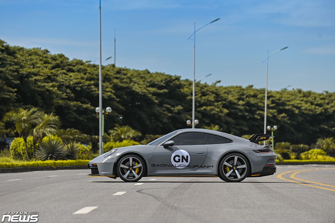 27 tuổi tậu Porsche 911 ngay lần đầu mua ô tô, chủ xe chia sẻ: Xế hộp 12 tỷ thay lời giới thiệu tôi là ai 27 tuổi tậu Porsche 911 ngay lần đầu mua ô tô, chủ xe chia sẻ: Xế hộp 12 tỷ thay lời giới thiệu tôi là ai