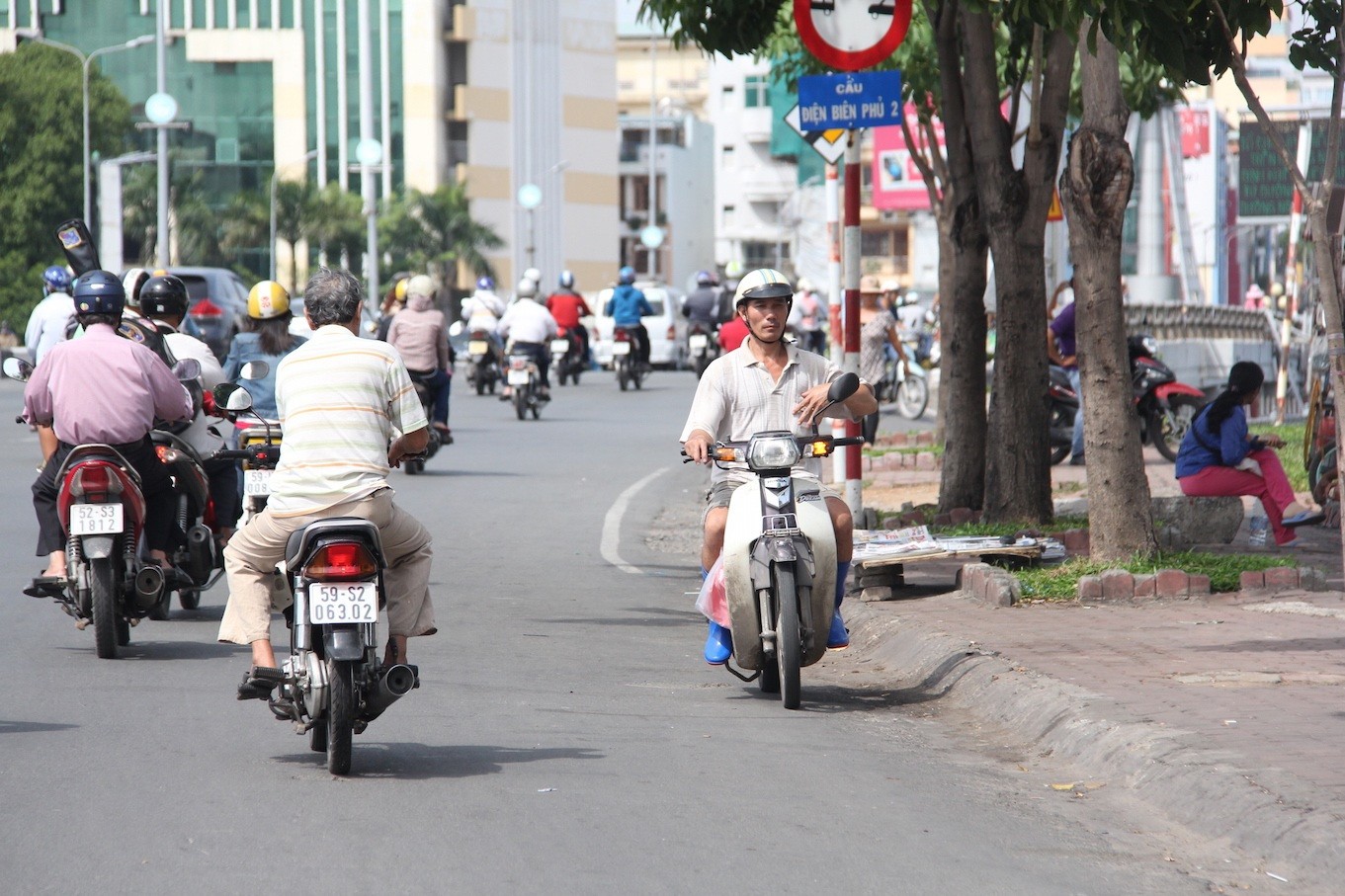 Phạt nguội đi ngược chiều với ô tô, xe máy như thế nào? Phạt nguội đi ngược chiều với ô tô, xe máy như thế nào?