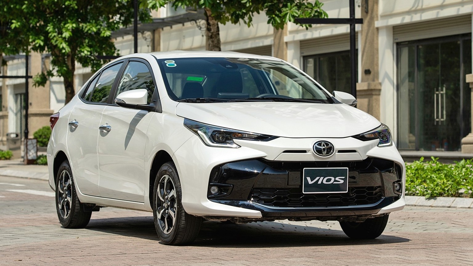 Toyota Vios 'rộng cửa' về nhất phân khúc sedan cỡ B năm 2024