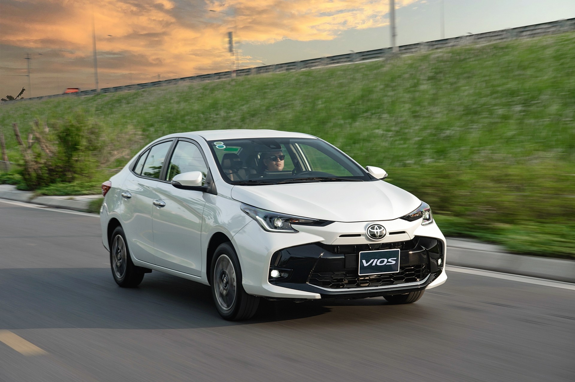 Honda City bán chạy nhất phân khúc tháng 11/2024, Toyota Vios vẫn đứng số 1 nếu tính từ đầu năm Honda City bán chạy nhất phân khúc tháng 11/2024, Toyota Vios vẫn đứng số 1 nếu tính từ đầu năm
