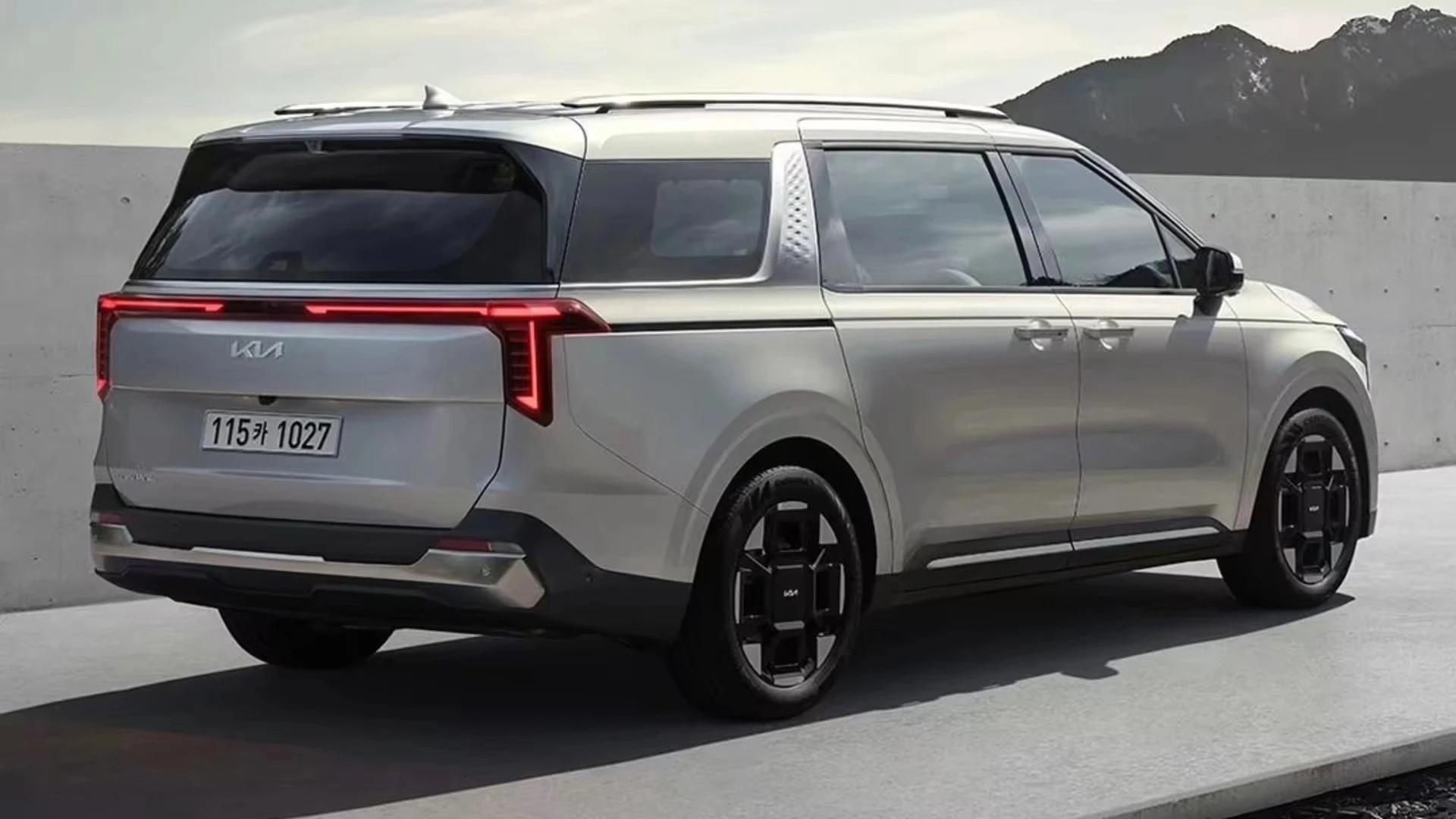 Kia Carnival 2024 lần đầu lộ diện tại Việt Nam, đầu và đuôi xe được bịt kín Kia Carnival 2024 lần đầu lộ diện tại Việt Nam, đầu và đuôi xe được bịt kín