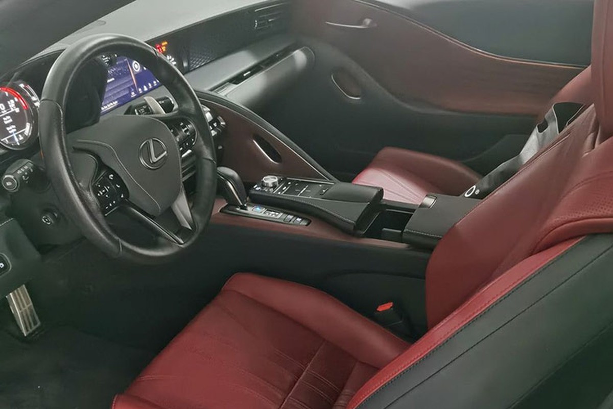 Lexus LC500 dán decal 'đồng nát' trông rỉ sét nhưng thực ra là xe có giá cả chục tỷ đồng Lexus LC500 dán decal 'đồng nát' trông rỉ sét nhưng thực ra là xe có giá cả chục tỷ đồng