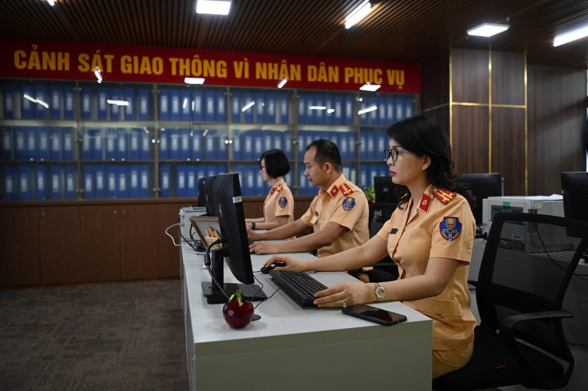 Biển số 30K-999.99 sắp được đấu giá lại sau hai lần khách bỏ cọc Biển số 30K-999.99 sắp được đấu giá lại sau hai lần khách bỏ cọc