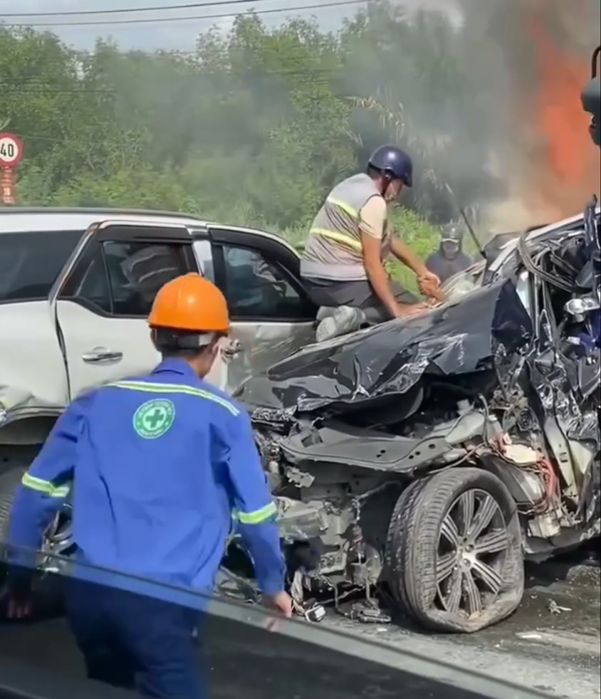 Tình trạng tài xế chiếc Volvo XC90 chịu cú đâm mạnh nhất trong vụ tai nạn cầu Phú Mỹ chiều qua Tình trạng tài xế chiếc Volvo XC90 chịu cú đâm mạnh nhất trong vụ tai nạn cầu Phú Mỹ chiều qua