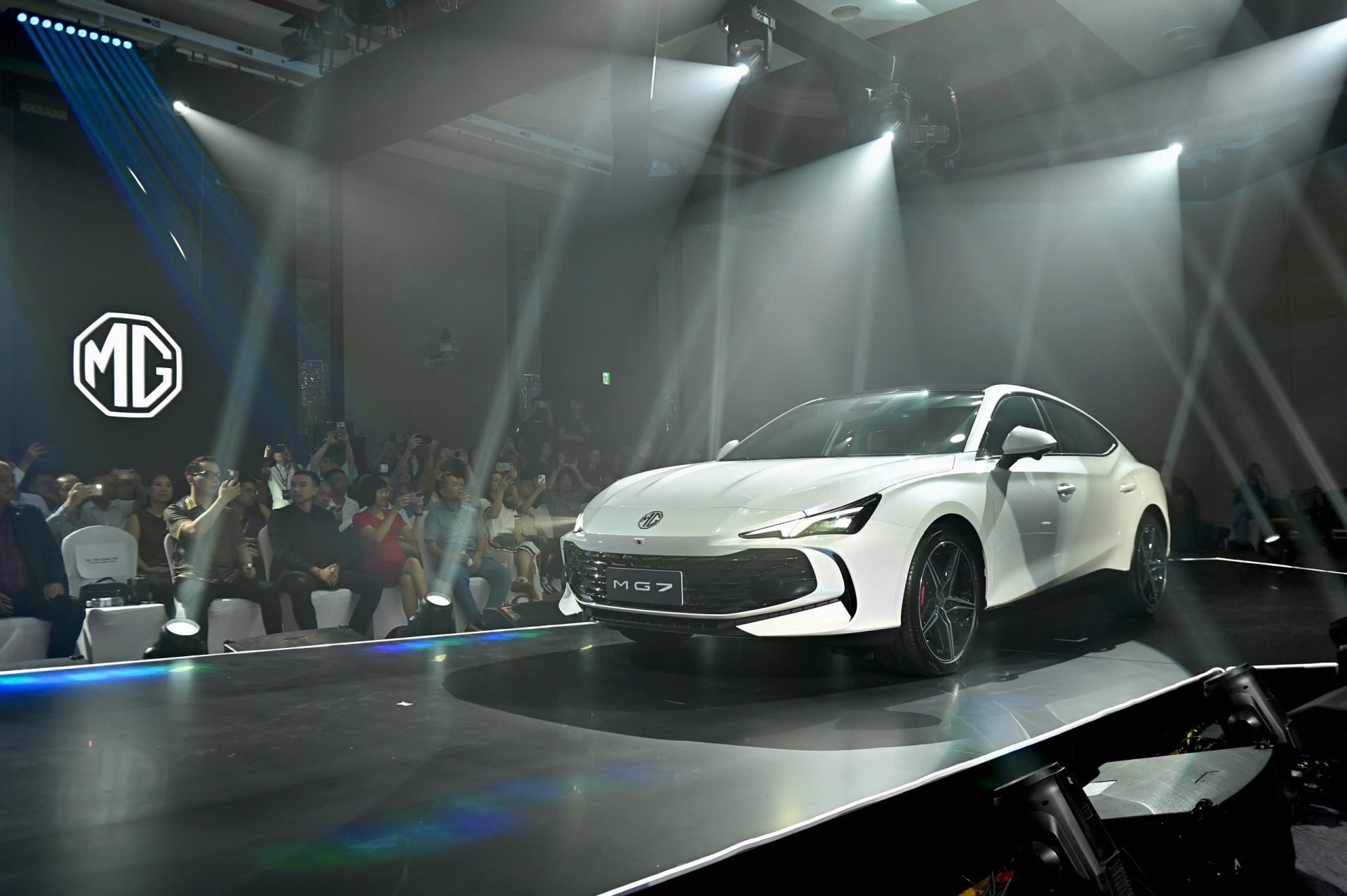 MG7 ra mắt, giá từ MG7 ra mắt, giá từ