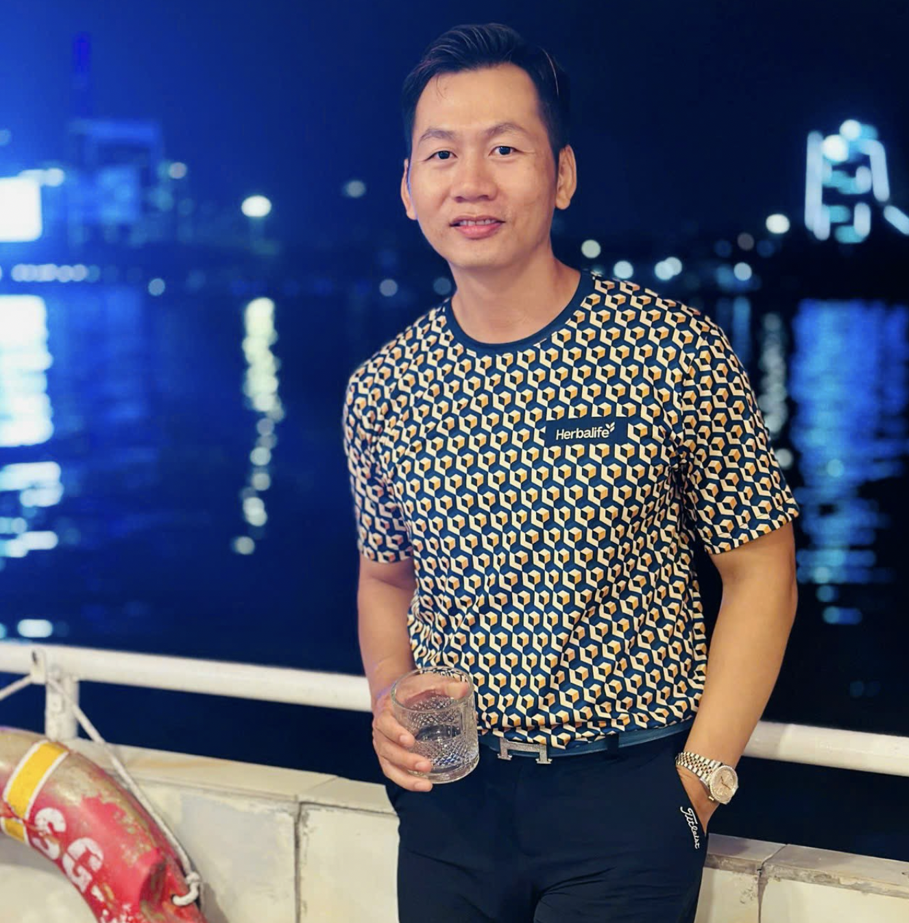 Từ doanh nhân thành tay đua: Hành trình bất ngờ với Gymkhana Từ doanh nhân thành tay đua: Hành trình bất ngờ với Gymkhana