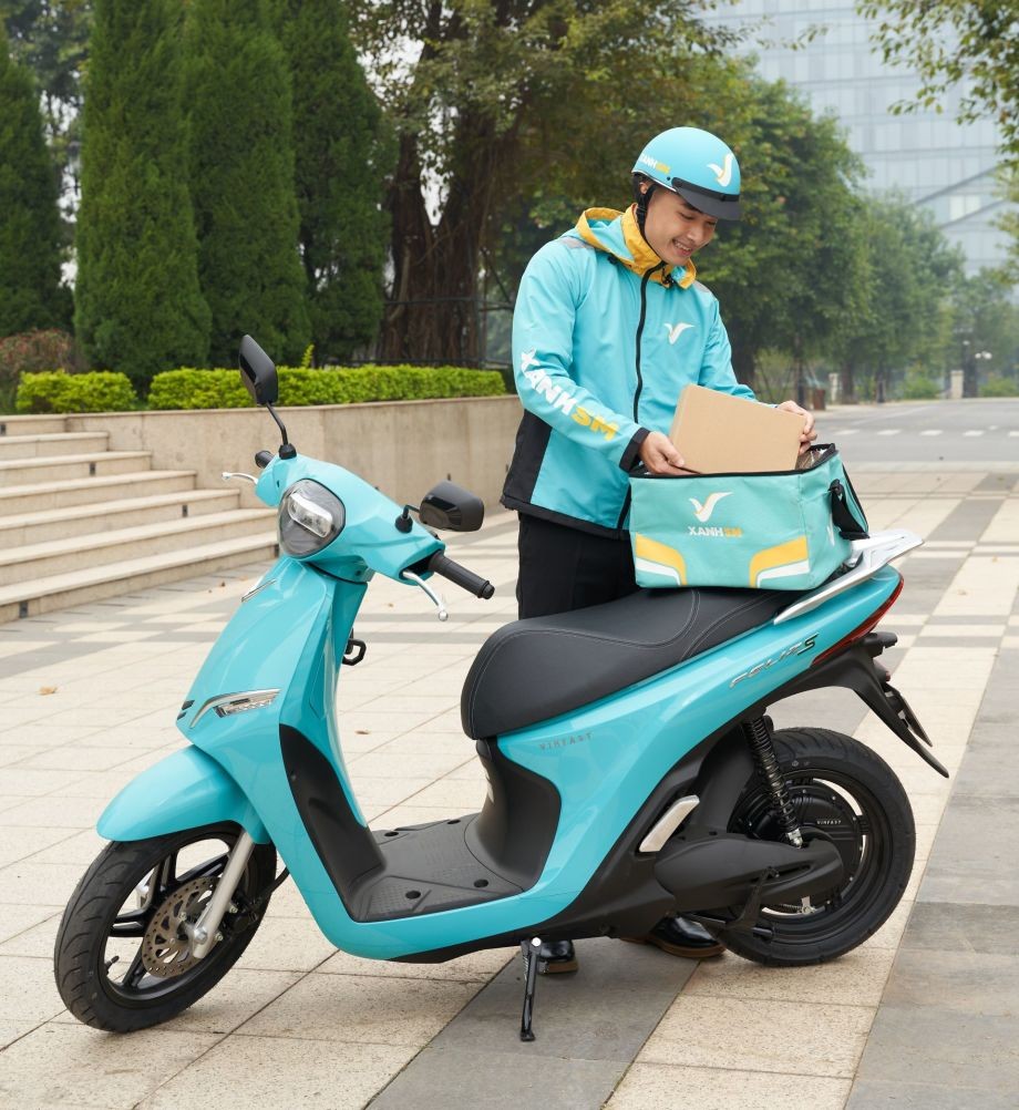 Xe máy điện VinFast chở được bao nhiêu kg? Xe máy điện VinFast trong dịch vụ chở hàng.