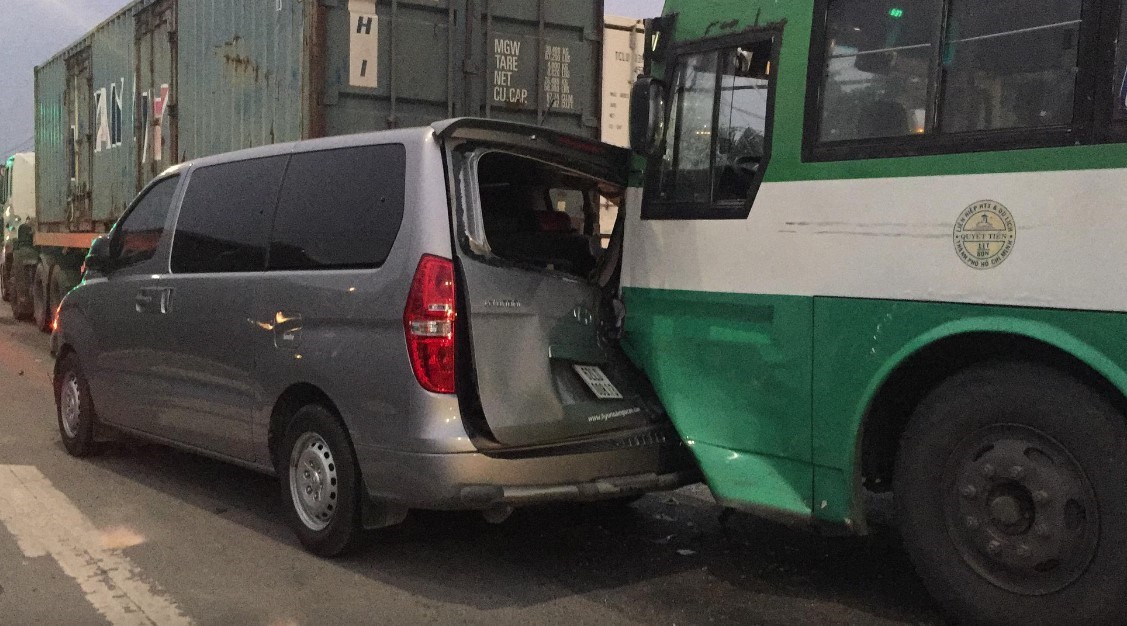 Lái xe dịch vụ ứng xử thế nào nếu gây ra tai nạn? Lái xe dịch vụ ứng xử thế nào nếu gây ra tai nạn?