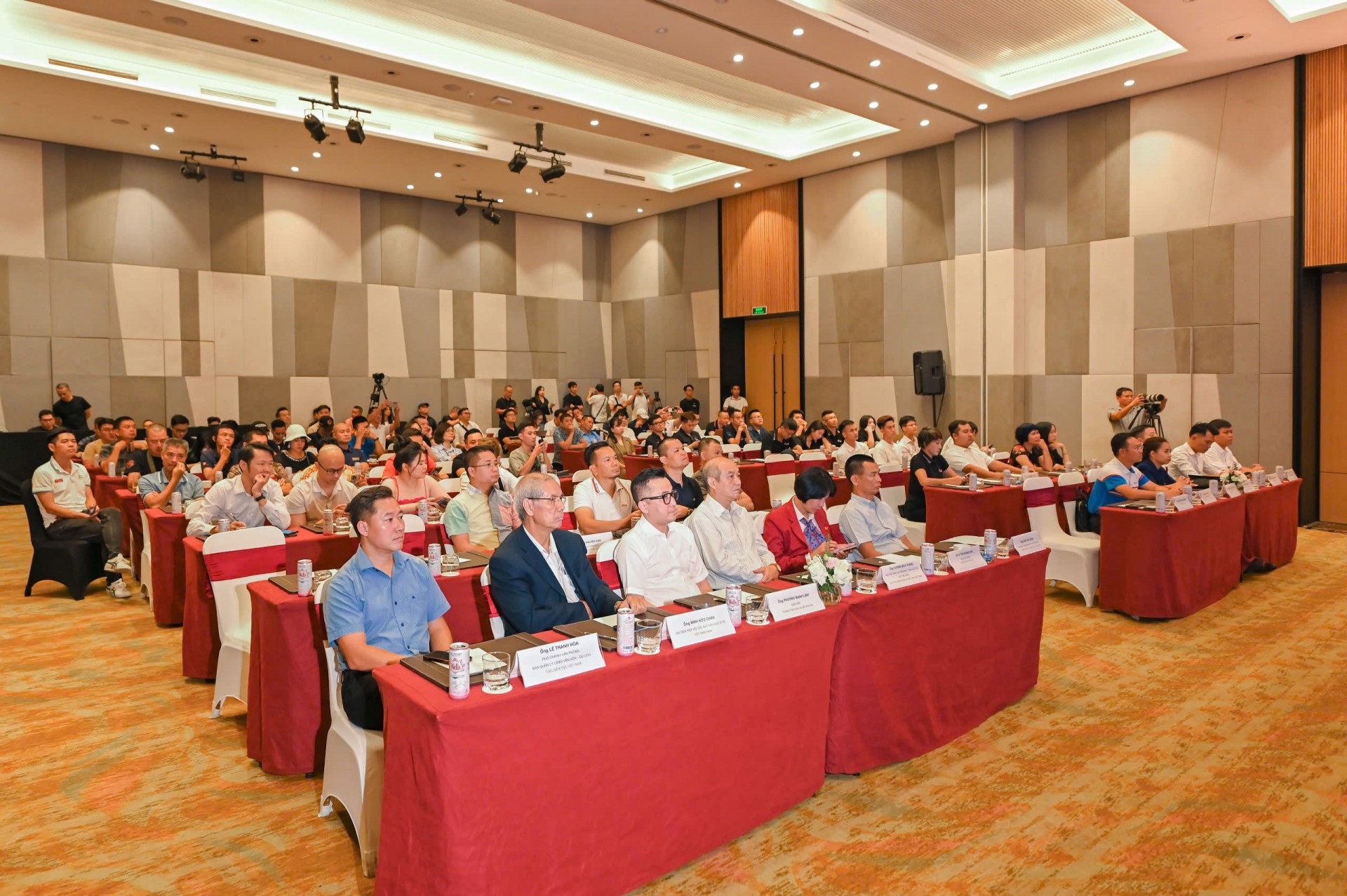 Kịch tính 25 đường đua, đường lái thử tại ngày hội đua xe lớn nhất năm: PVOIL VOC 2024 và PVOIL VGC 2024 Kịch tính 25 đường đua, đường lái thử tại ngày hội đua xe lớn nhất năm: PVOIL VOC 2024 và PVOIL VGC 2024