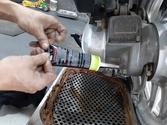 Khi nào cần thay dầu hộp số xe máy? Khi nào cần thay dầu hộp số xe máy?