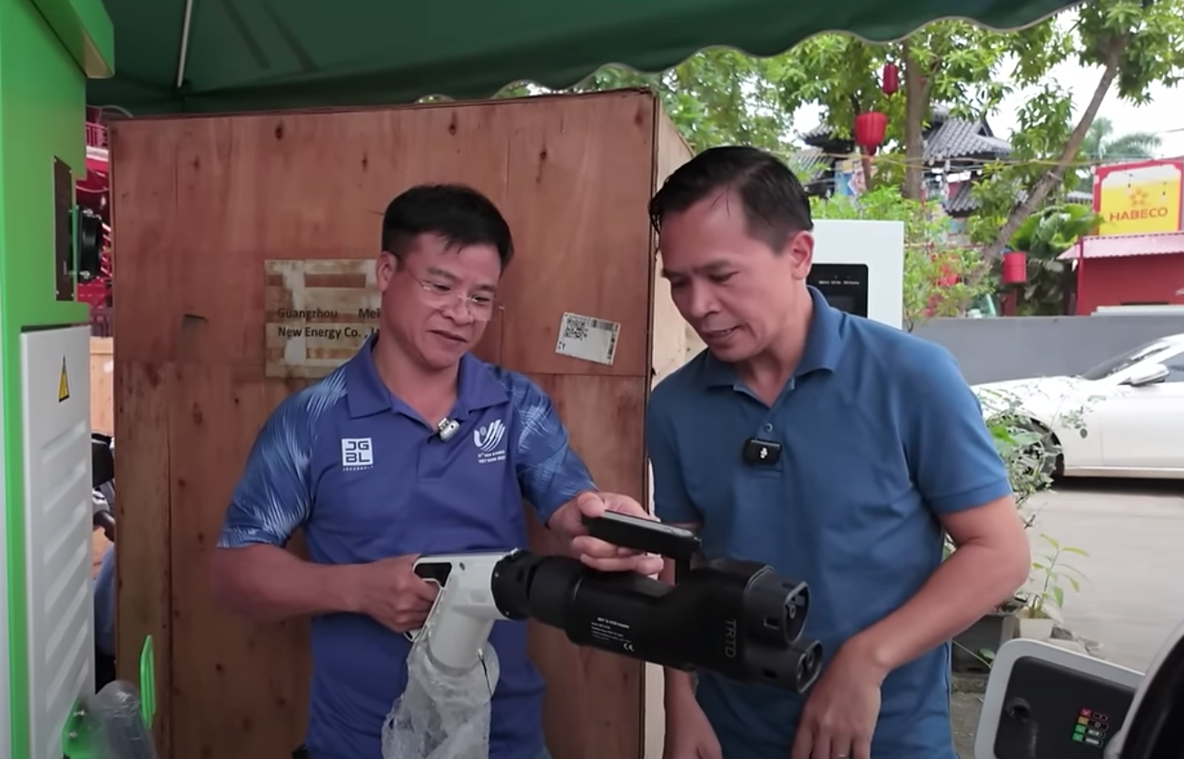 VinFast VF8 sạc pin ở Trung Quốc khó khăn như thế nào? VinFast VF8 sạc pin ở Trung Quốc khó khăn như thế nào?
