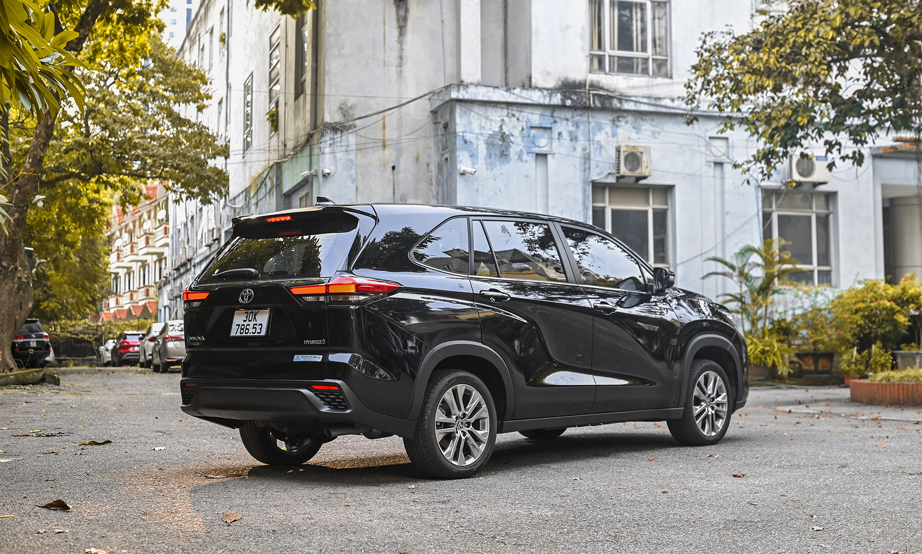 Chủ xe chọn Toyota Innova Cross HEV khẳng định: “Tiết kiệm nhiên liệu, mạnh mẽ bất ngờ, chân ái trong phân khúc MPV” Chủ xe chọn Toyota Innova Cross HEV khẳng định: “Tiết kiệm nhiên liệu, mạnh mẽ bất ngờ, chân ái trong phân khúc MPV”