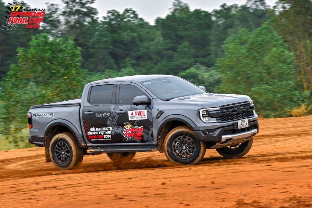 Ngắm 'quái thú' Ford Ranger Raptor hầm hố và uy lực tại PVOIL VOC 2024 Ngắm 'quái thú' Ford Ranger Raptor hầm hố và uy lực tại PVOIL VOC 2024
