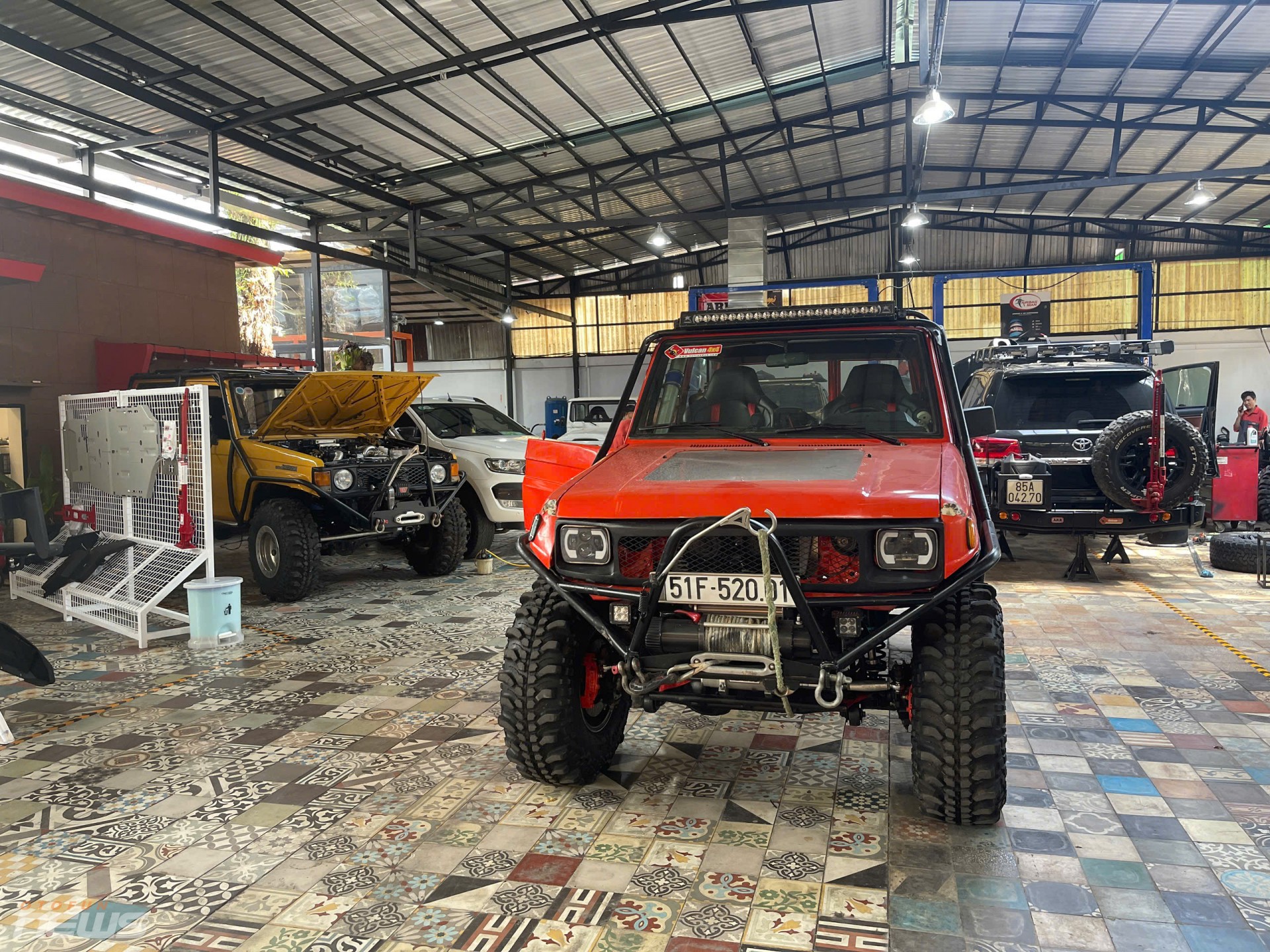 Soi hai “chiến bình” off-road đến từ đội đua 308 và 314 Soi hai “chiến bình” off-road đến từ đội đua 308 và 314
