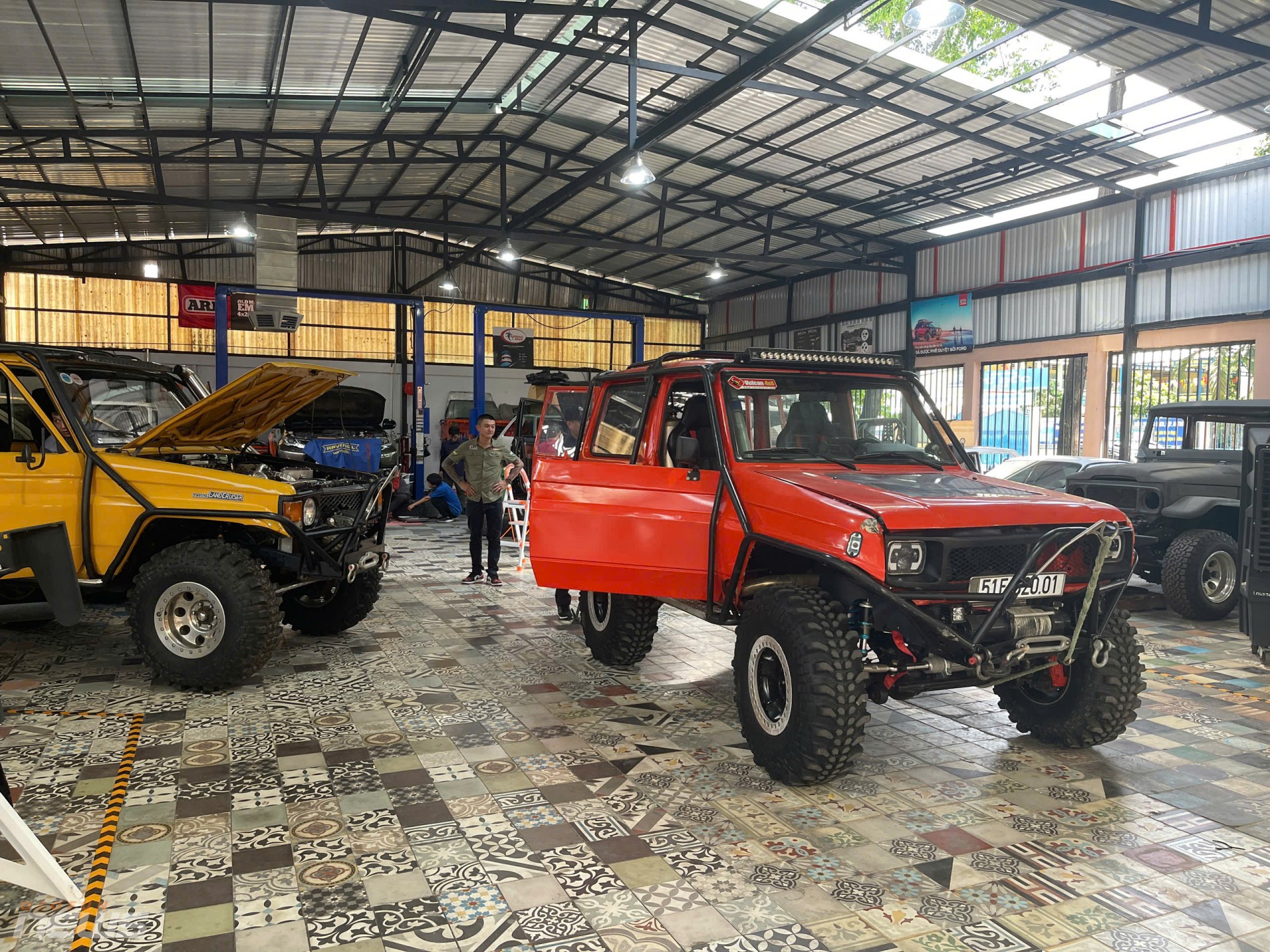 Soi hai “chiến bình” off-road đến từ đội đua 308 và 314 Soi hai “chiến bình” off-road đến từ đội đua 308 và 314