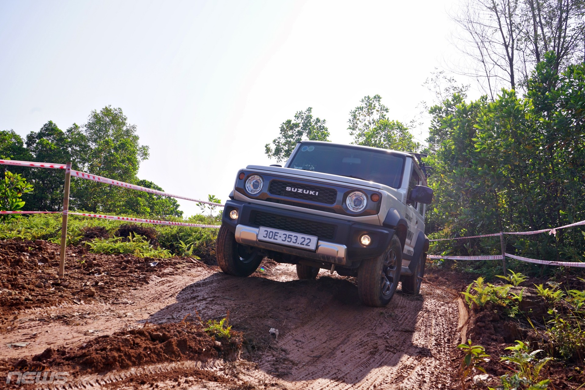 Đến PVOIL VOC 2024 và trải nghiệm cung đường off-road đa dạng cùng Suzuki Jimny Đến PVOIL VOC 2024 và trải nghiệm cung đường off-road đa dạng cùng Suzuki Jimny
