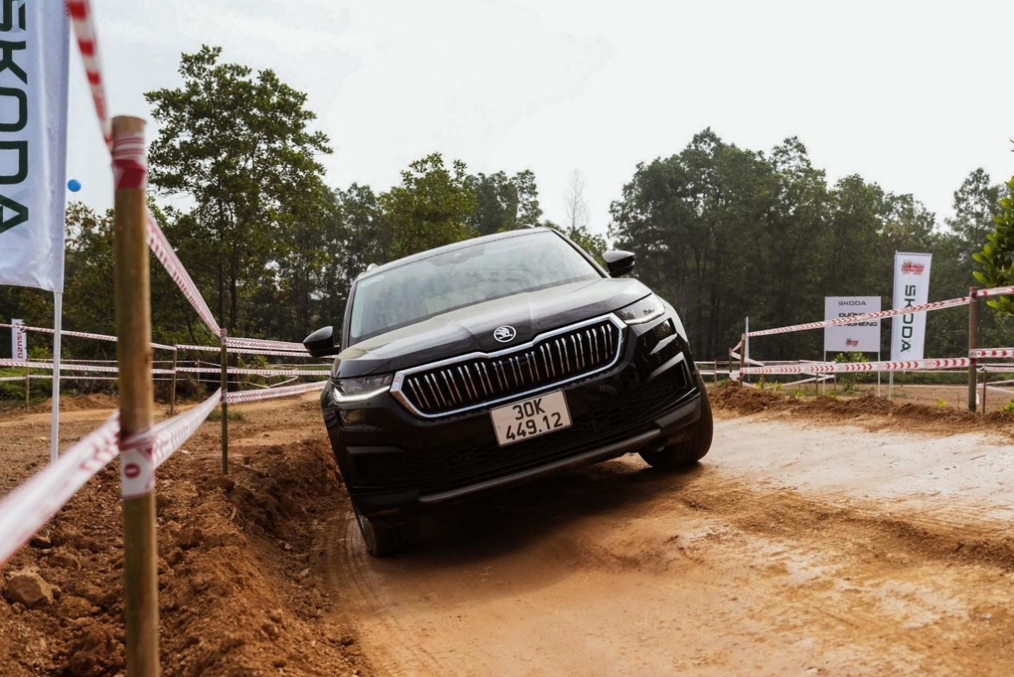 Skoda Kodiaq offroad ấn tượng tại Giải đua Ô tô địa hình Việt Nam PVOIL Cup 2024 Skoda Kodiaq offroad ấn tượng tại Giải đua Ô tô địa hình Việt Nam PVOIL Cup 2024