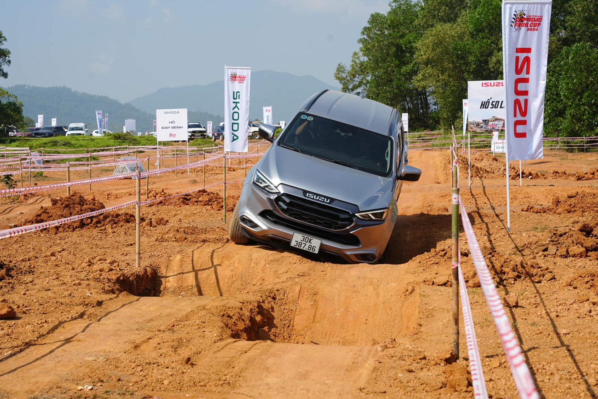 Khai mở tiềm năng cùng cung offroad của Isuzu tại PVOIL VOC 2024 Khai mở tiềm năng cùng cung offroad của Isuzu tại PVOIL VOC 2024